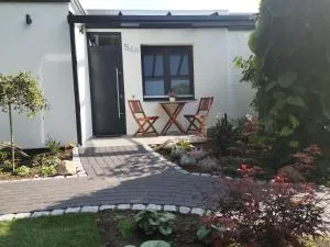 Bungalow am Stadtwald, 24h Check-in - Lehre