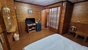 Phòng Giường Đôi Có Bồn Tắm Spa (Double Room with Spa Bath)