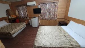 Phòng 4 Người Có Bồn Tắm (Quadruple Room with Bath)