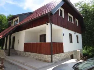 Guest House Wolf - Plitvički Ljeskovac
