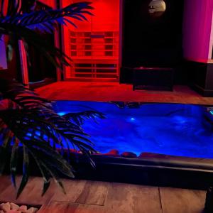 La suite Grenoble spa jacuzzi et sauna privatif