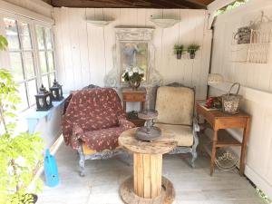 Maisons de vacances Maison charmante a Montfermier avec piscine privee : photos des chambres