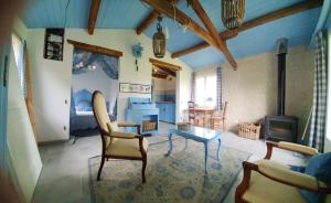 Maisons de vacances Maison charmante a Montfermier avec piscine privee : photos des chambres