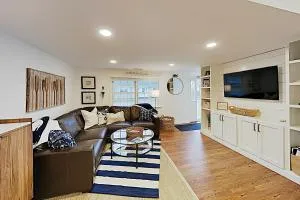 Harbortown Hideaway - Chappaquoit