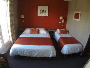 Hotels Hotel des Vignes : Chambre Triple - Non remboursable