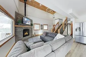 Simple Leafs - Blue River