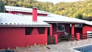 CASA 5Quartos-4 quartos com Ar Condicionado- 2 suítes-Condominio Verde Mar -Piscina -Próx Praia da COCANHA !!! Próx à divisa com UBATUBA !!! - 卡拉瓜塔图巴