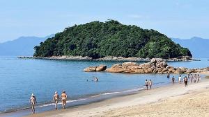 CASA 5Quartos-4 quartos com Ar Condicionado- 2 suítes-Condominio Verde Mar -Piscina -Próx Praia da COCANHA !!! Próx à divisa com UBATUBA !!!