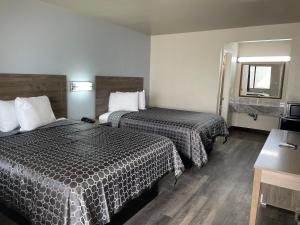 Deluxe Queen Room room in Masters Inn Atlanta Doraville