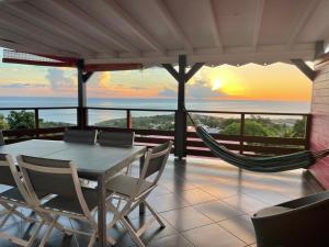 Gîte Passion Kréyol, Vue mer et montagne, SPA privé - 3hvězdičkové hotely ve městě Vieux-Habitants