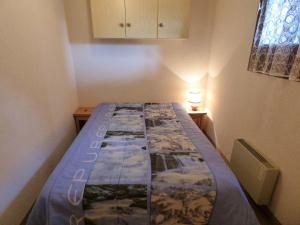 Studio cabine alcôve 4 pers, Demi-Quartier avec parking - FR-1-597-115