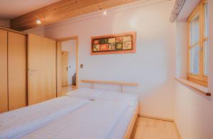 One-Bedroom Apartment room in Lari Fari