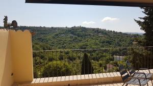 Callian: lumineux duplex avec terrasse et vue