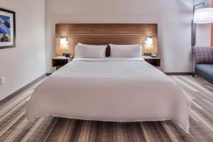 Standard King Room room in Holiday Inn Express & Suites - Nashville MetroCenter Downtown an IHG Hotel