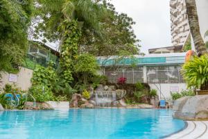 J Beach Suites At Rainbow Paradise