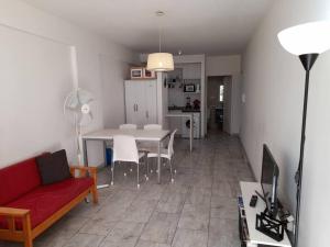 Amplio monoambiente en edificio moderno