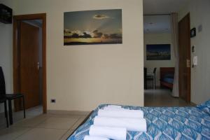 Standard Triple Room with Sea View