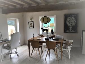 Maisons de vacances 3-Bed House Marais-Vernier close to Honfleur : photos des chambres