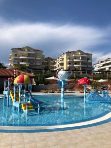 Family Apartment & Outside Pool 
