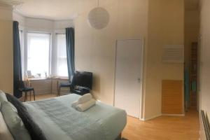 Marcelas Place - Private Studio near Heathrow