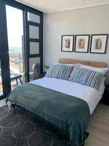 16 on Bree - Luxury One Bedroom apartment in Cape Town