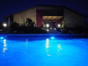 exceptionnel loft style industriel tout équipé 15 personnes avec piscine et jacuzzi