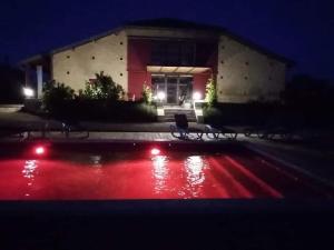exceptionnel loft style industriel tout équipé 15 personnes avec piscine et jacuzzi