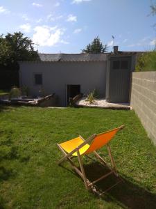 Maisons de vacances Maison Cosy entre CAP FREHEL et SAINT MALO 1km PLAGE 5min GR34 Wifi Jardin Velos 