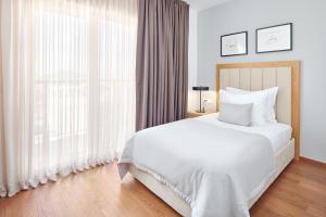 Classic Single Room with Balcony and City View room in Dioklecijan Hotel & Residence
