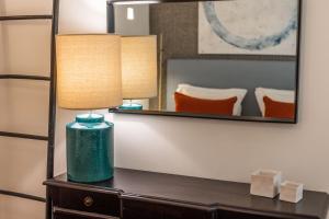 Chic Tailor Made Flat in Chiado