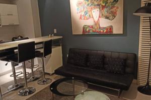 Z SHOPPING LA GALERIA APT Great Location! Low price! Full amenities!