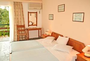 Double or Twin Room with Sea View