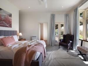 Loddon Retreat- picturesque country escape