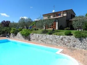 Villa Diana Esclusiva villa con piscina per una vacanza in pieno relax - Scoppieto