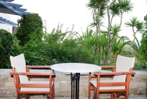 Nissiotiko Studios & Apartments