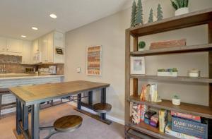 SB204 Snowbridge 2Br 2Ba condo