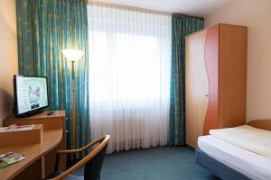 Standard Single Room room in Werrapark Resort Hotel Heubacher Höhe