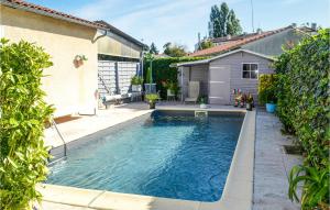 Maisons de vacances Awesome home in Bergerac with 3 Bedrooms, WiFi and Outdoor swimming pool : photos des chambres