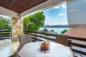 Apartments Danijela - Kaštel