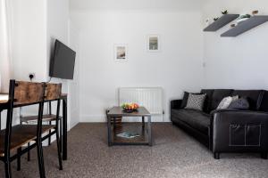 Falmouth Flat Near Gyllyngvase Beach & Harbour