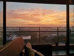 HINODE Geniehome 3BR free WIFI and CARPARK at Utropolis Shah Alam - Batu Gugup