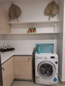 HINODE Geniehome 3BR free WIFI and CARPARK at Utropolis Shah Alam