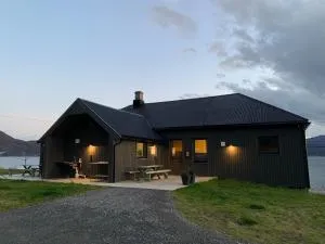 BEDEHUSET Basecamp Senja - Mefjordvær