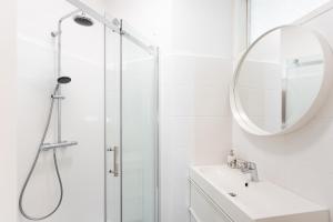 Balcony Oasis Operastreet