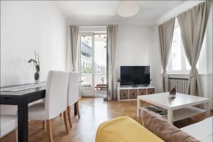 Balcony Oasis Operastreet