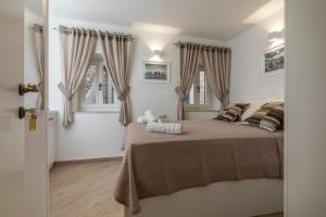 Duplex One-Bedroom Apartment with Terrace and City View room in Apartment & Rooms Palmotta
