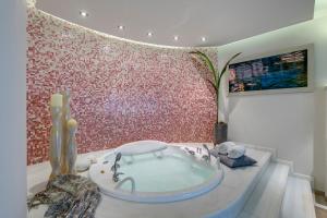 Kouros Art Hotel - Designed for Adults