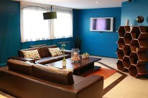 奥利高级酒店 - 塞纳河畔维尼厄