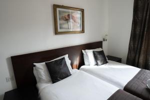 Standard Twin Room room in The Hop Inn