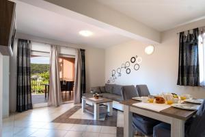 Apartment in Lopar with balcony, air conditioning, WiFi, washing machine (4885-3) 